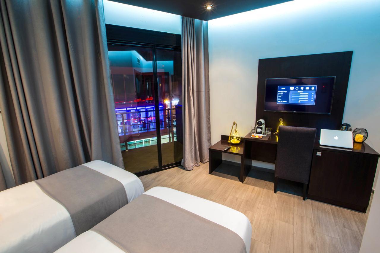 Calypso Home Oran Ain el Turk Bagian luar foto