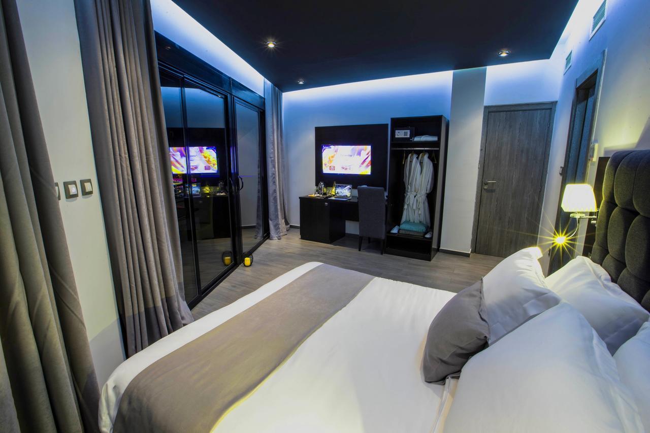 Calypso Home Oran Ain el Turk Bagian luar foto