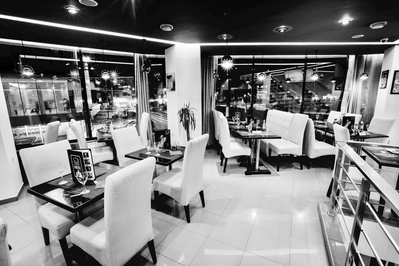 Calypso Home Oran Ain el Turk Bagian luar foto